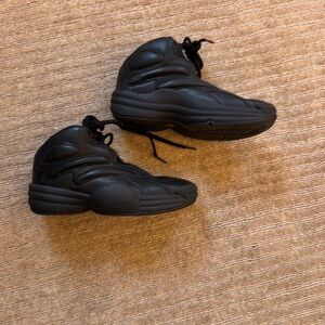 Alexander Wang
padded-panel low-top sneakers